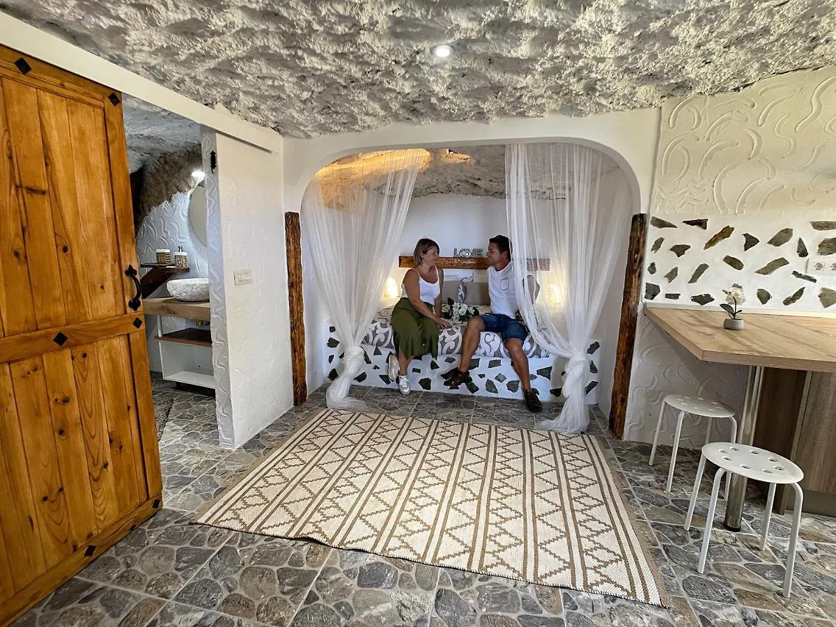 Kamp alanı Arico Cave Experience Maday